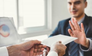 Fallgropar när du söker jobb – vanliga misstag att undvika